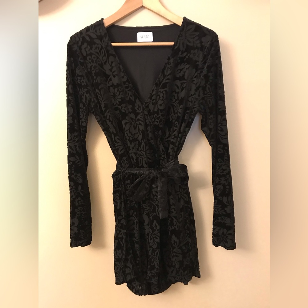 ANTHO Saylor Black Burnout Velvet Romper Size Small